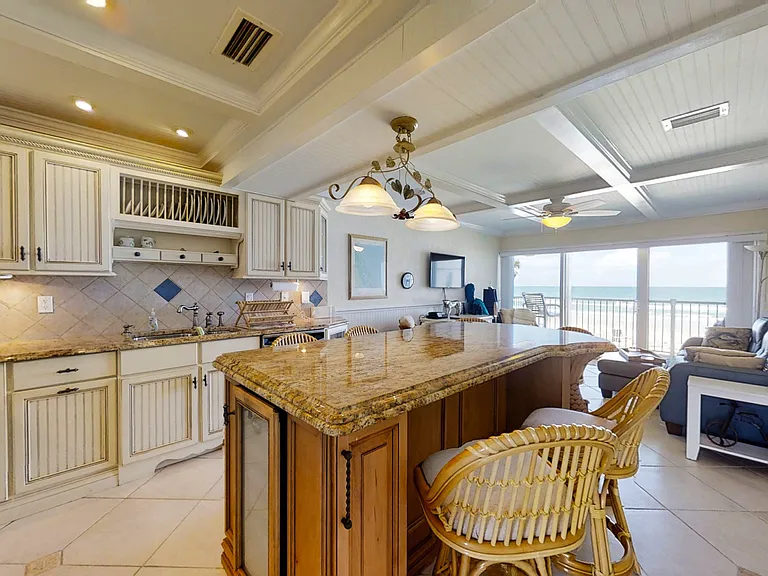 4849 Saxon Dr — Photo 2