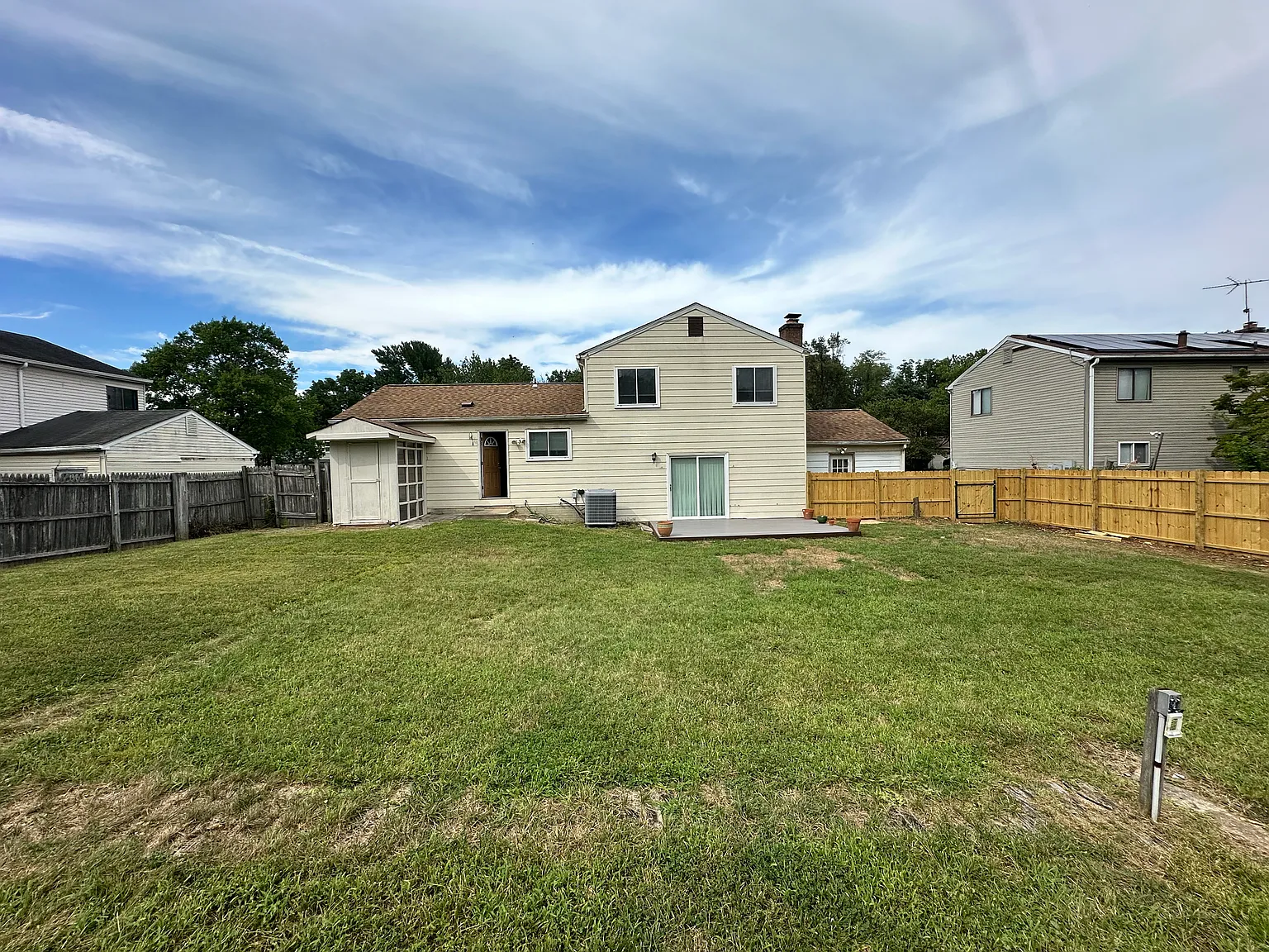 5 bed, 1676 sqft, $3,500 — Photo 3