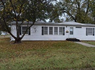 840 S Pecan St, Ottawa, KS 66067