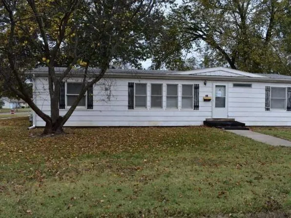 840 S Pecan St, Ottawa, KS 66067