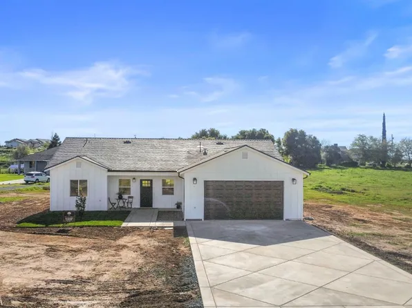 1986 Village Dr, Ione, CA 95640