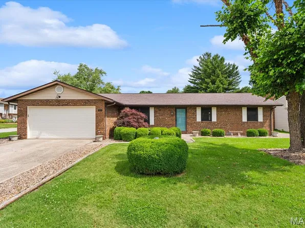 301 Toulon Ct, Fairview Heights, IL 62208