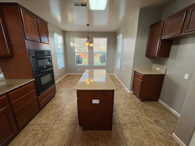 3310 N Tilden Ct — Photo 20