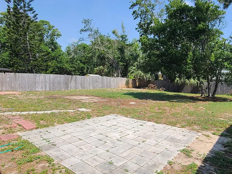 315 Golf Blvd — Photo 11