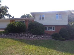 3689 N Karwood Dr, Port Clinton, OH 43452
