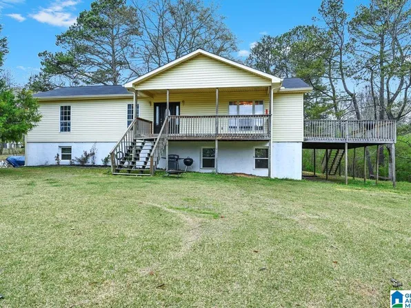 670 6th St, Hayden, AL 35079