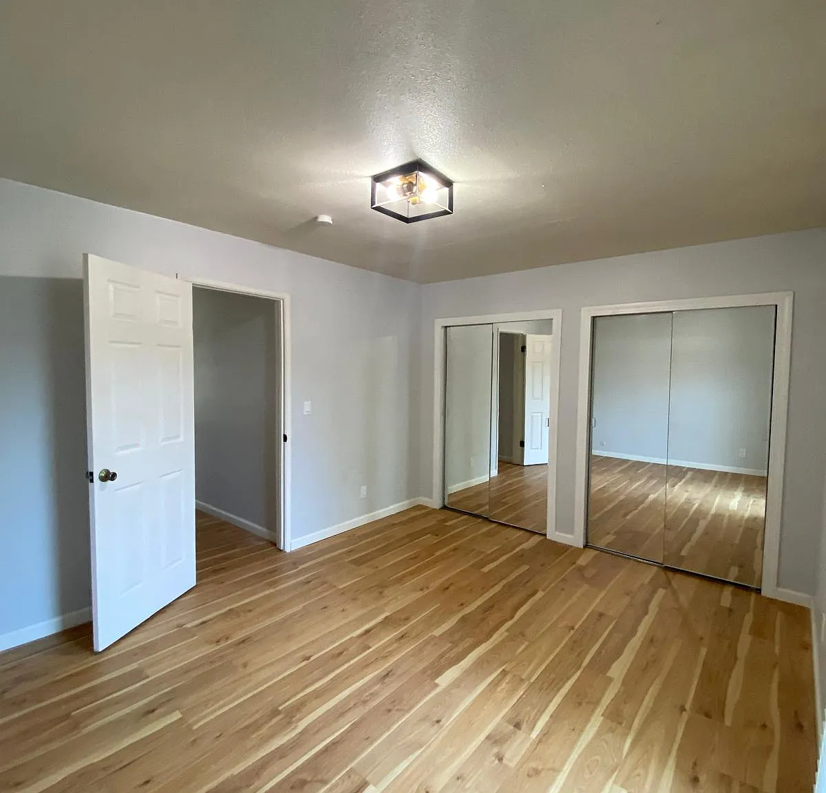 Gregory Lane Apartments — Photo 4