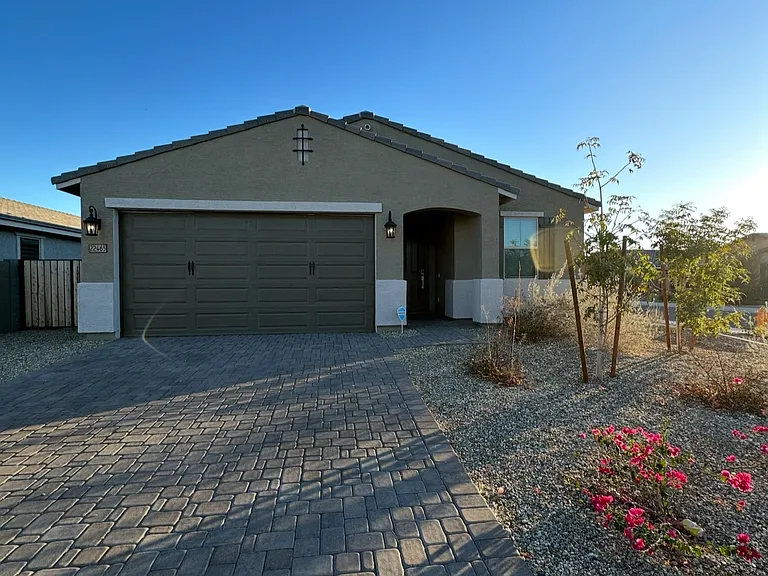 22465 W Sonora St — Photo 10