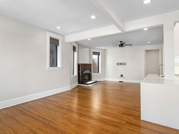 5th image of 3888 Fairview Ave