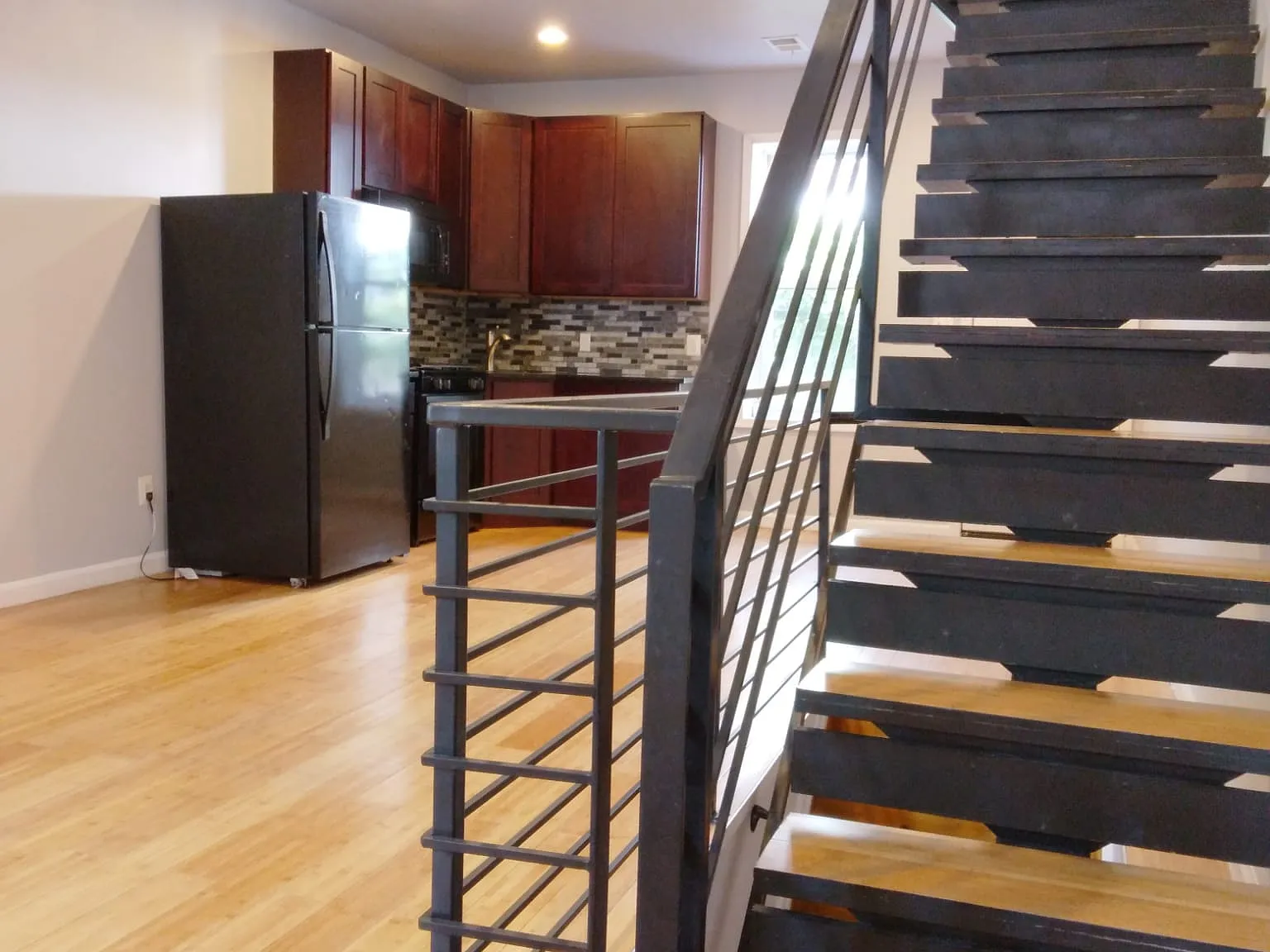 3 bed, 1100 sqft, $1,750 — Photo 2
