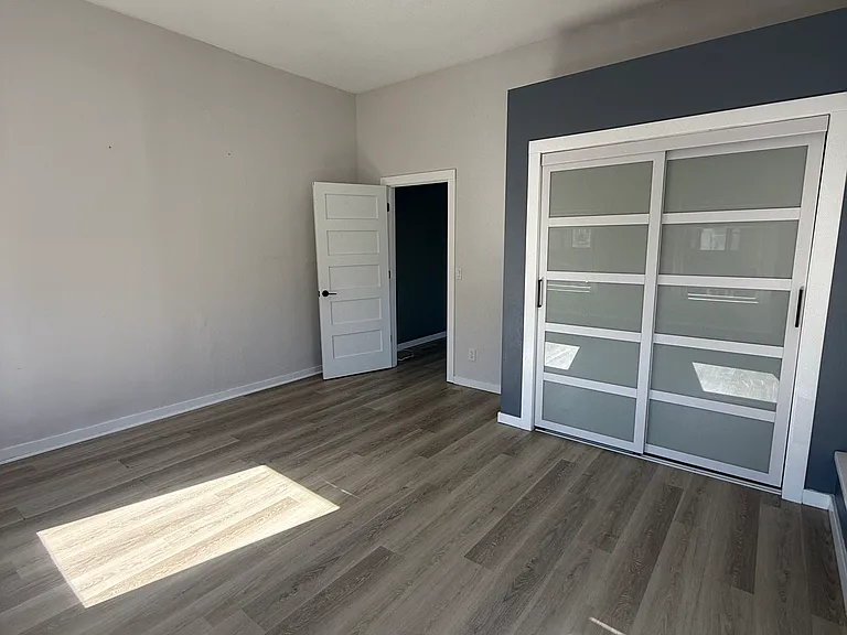 112 E Salem Ave #1 — Photo 5
