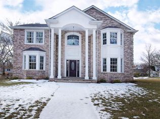 422 E Ridgewood Ave, Paramus, NJ 07652