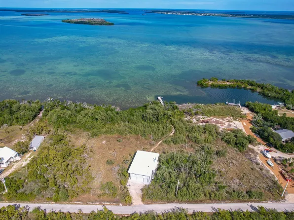 3127 Stewart Rd, Middle Torch Key, FL 33042