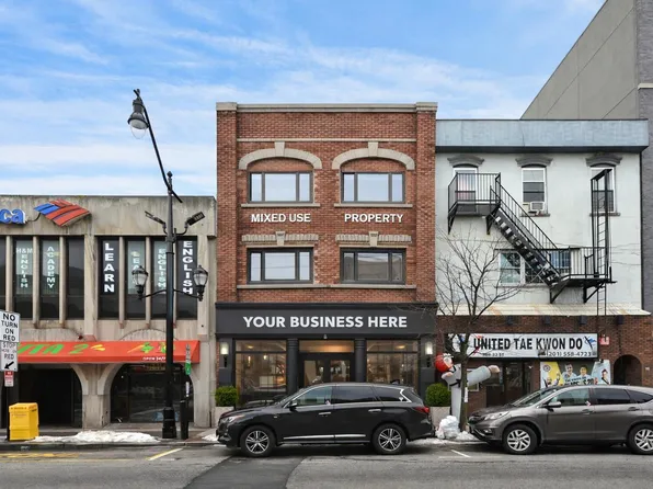 507 32nd Street image 1 of 48