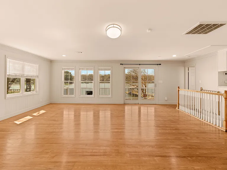 118 Revere Dr — Photo 15