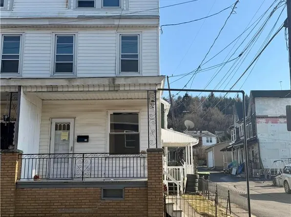 226 W 6th St, Mount Carmel, PA 17851