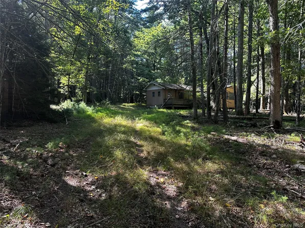 8 Kern Road, Barryville, NY 12719