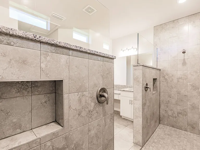 4243 NE 17th Ave — Photo 12