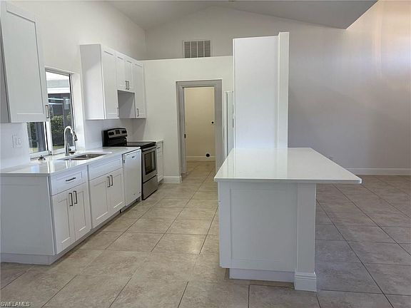 3rd image of 2602 SW 32nd St