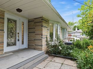 6 King Richard Ct, Markham, ON L3P1M1