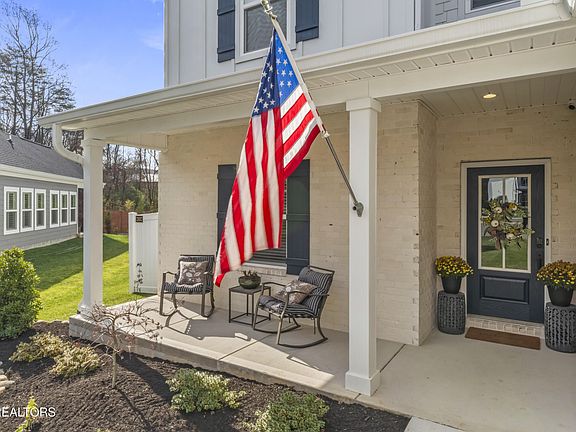 3rd image of 1913 Melton Meadows Dr