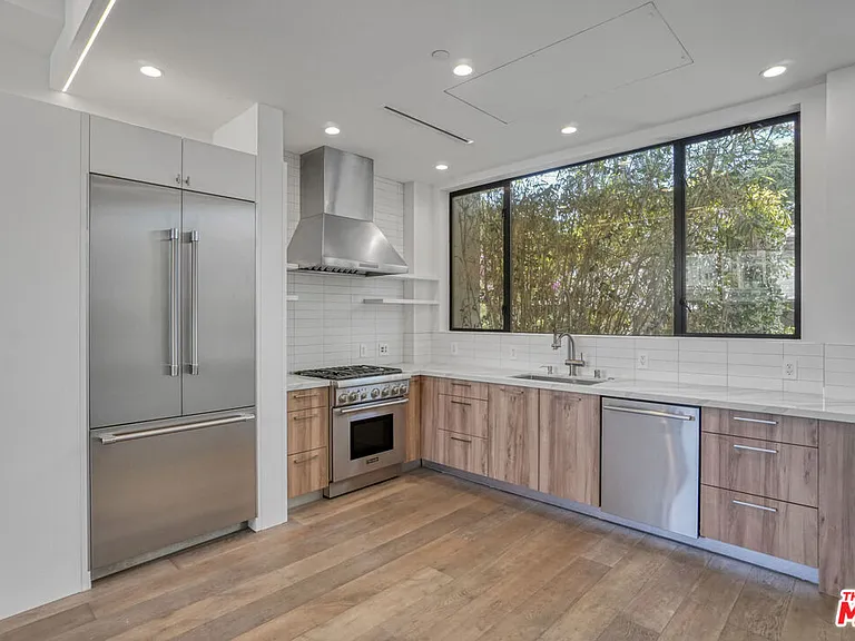 1447 N Martel Ave #4 — Photo 3