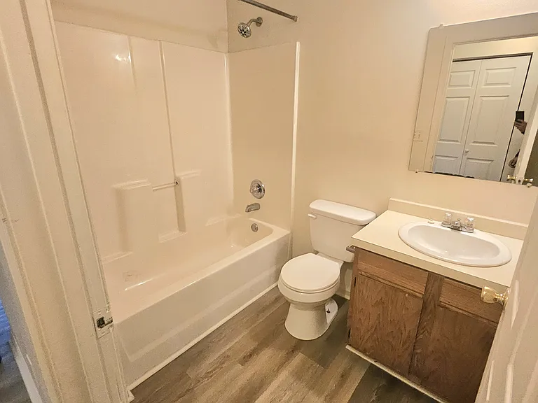 1022 Pinoak Dr — Photo 6