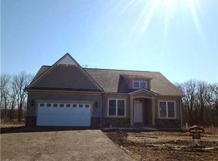 14 Tea Olive Ln, Perinton, NY 14450