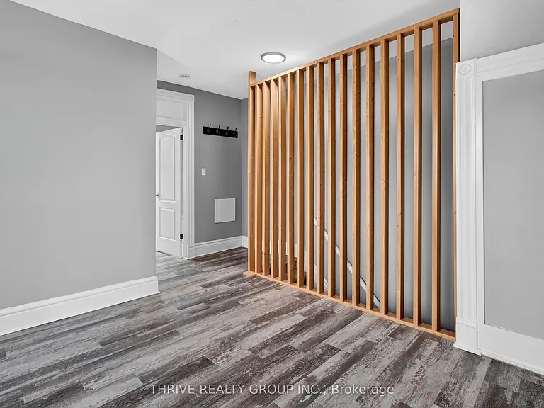 259 Clarence St — Photo 10