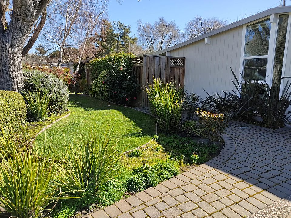 1st image of 950 Van Auken Cir