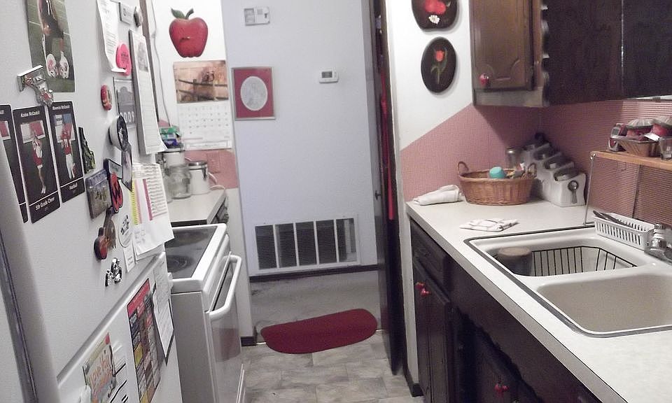 2nd image of 2203 Cedar Ln