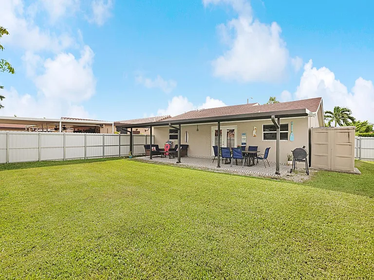 13835 SW 23rd Ter — Photo 5