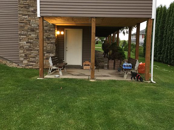 3 Season room & Patio below