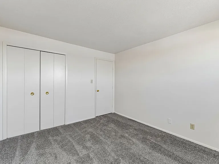 Bishop Park Apartments — Photo 19