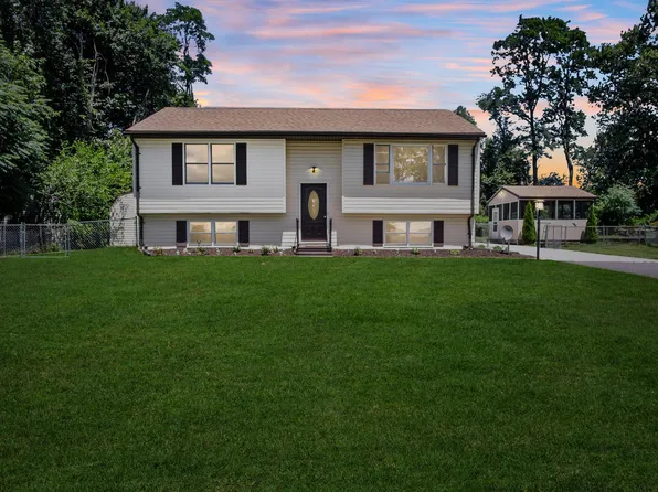 33 Honeysuckle Dr, Port Deposit, MD 21904