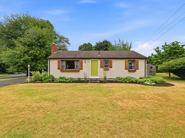 887 North St, Feeding Hills, MA 01030