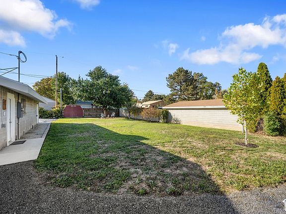 4th image of 1600 E Tree View Dr