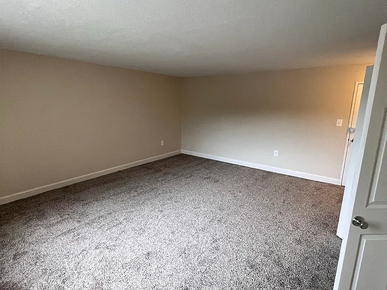 Summit Hills — Photo 26