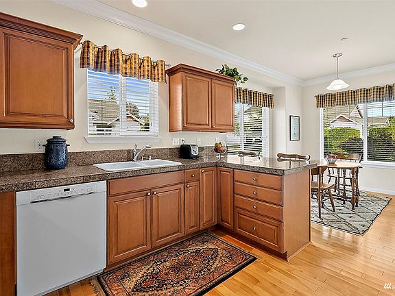 5th image of 1301 67th St SE Unit 2C