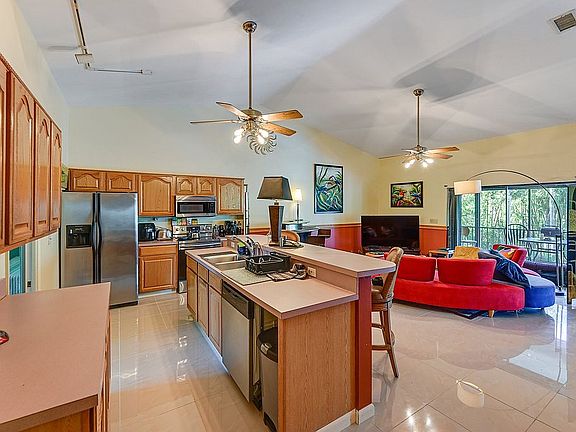 5th image of 10690 Goodwin St