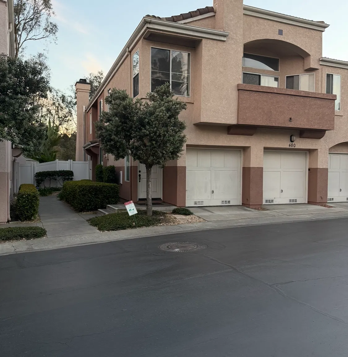 3 bed, 1570 sqft, $3,650 — Photo 2