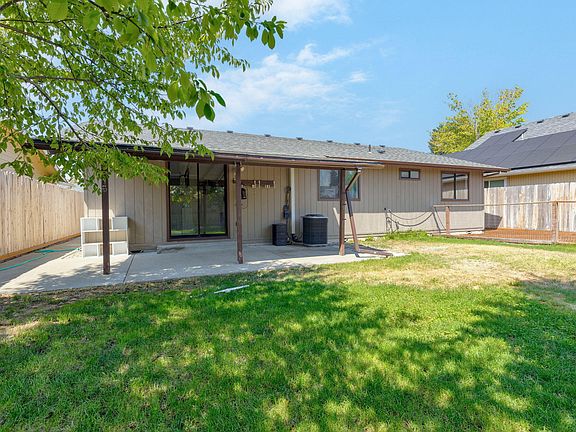 3rd image of 1045 Angler Ln