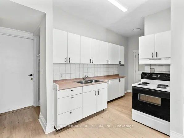 67 Ontario Ave, Hamilton, ON L8N 2X1