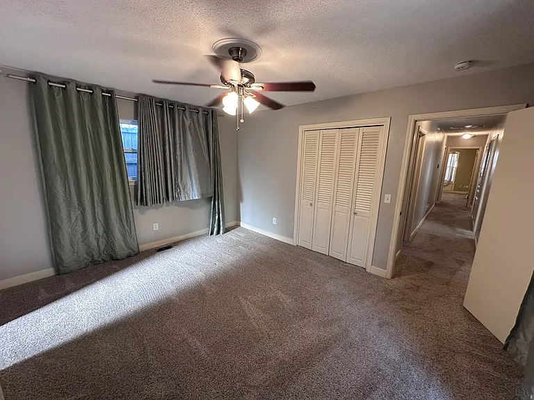 5912 N Sterling Dr — Photo 30