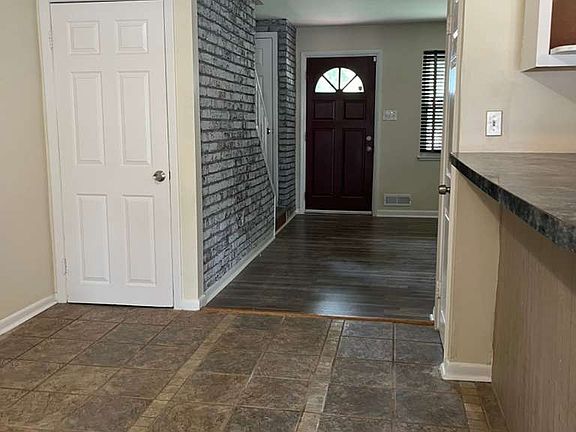 4th image of 4852 Melbourne Rd