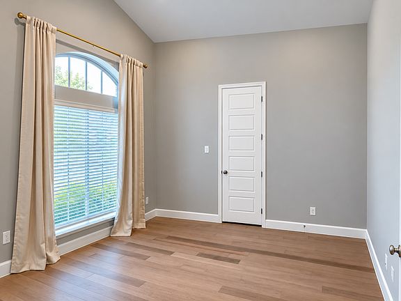 4th image of 2234 Somercrest Pl