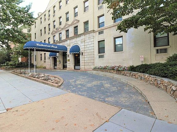 Entrance drive