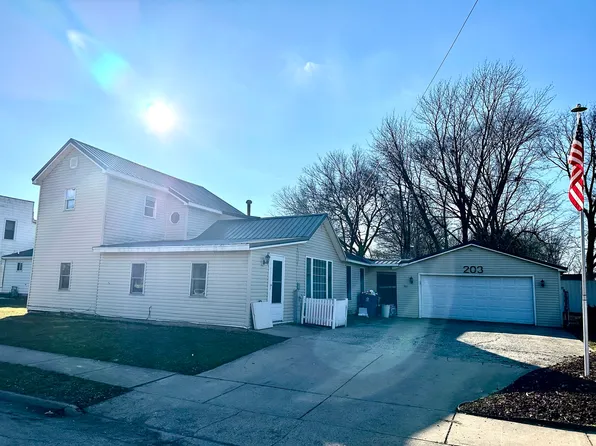 203 S Butler St, Nelson, IL 61021