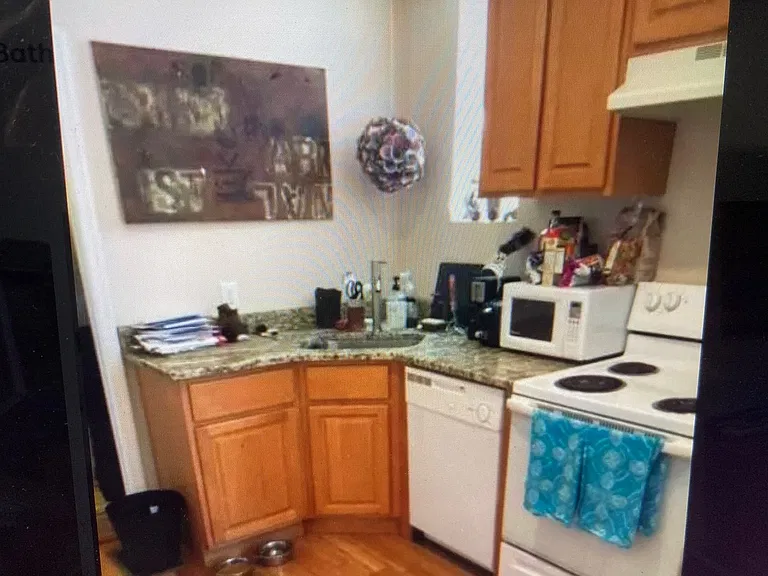 4825 Baltimore Avenue — Photo 2