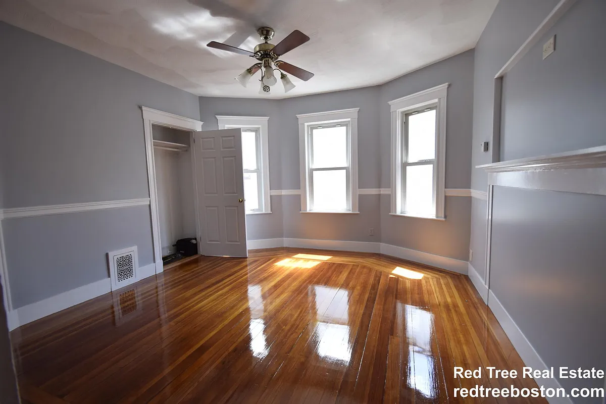 Building Photo - 121 Lowell St #121